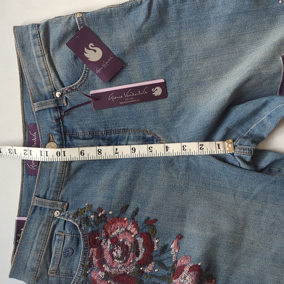 NWT Gloria Vanderbilt Amanda Studded Embroidered Jeans 10 Average Blue Pockets - Picture 16 of 17